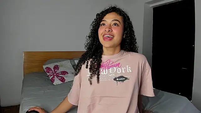 Snapshot of Keniia_rizz chatting on 02-10-26, 09:19 Keniia rizz online show from 02-10-26, 09:19