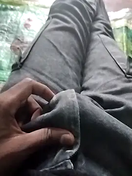 Snapshot of WettedGlimpse chatting on 10-29-25, 10:39 WettedGlimpse online show from 10-29-25, 10:39