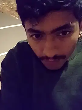 SkinniYamo online show from 04-12-26, 05:23