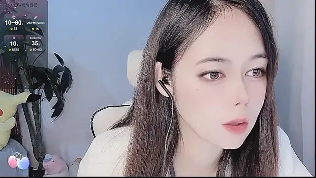 Snapshot of Tangt- chatting on 12-15-25, 04:22 Tangt- online show from 12-15-25, 04:22