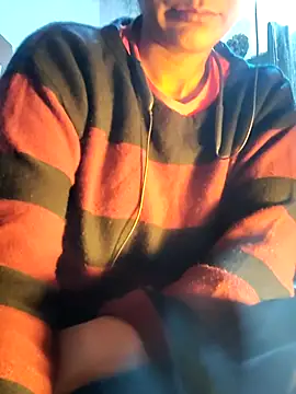 Snapshot of Hot-Rubyy chatting on 12-14-25, 04:18 Hot-Rubyy online show from 12-14-25, 04:18