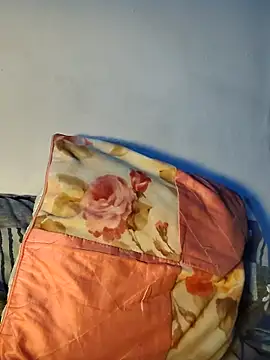 Snapshot of Hot-Rubyy chatting on 12-21-25, 07:48 Hot-Rubyy online show from 12-21-25, 07:48