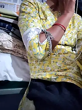 Snapshot of Hot-Rubyy chatting on 02-28-26, 06:25 Hot-Rubyy online show from 02-28-26, 06:25