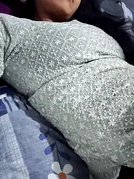 Snapshot of Hot-Rubyy chatting on 03-11-26, 04:35 Hot-Rubyy online show from 03-11-26, 04:35