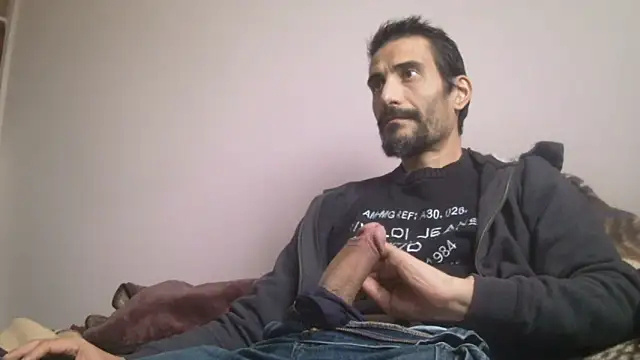 Snapshot of Ash59055 chatting on 11-26-25, 12:39 Ash59055 online show from 11-26-25, 12:39