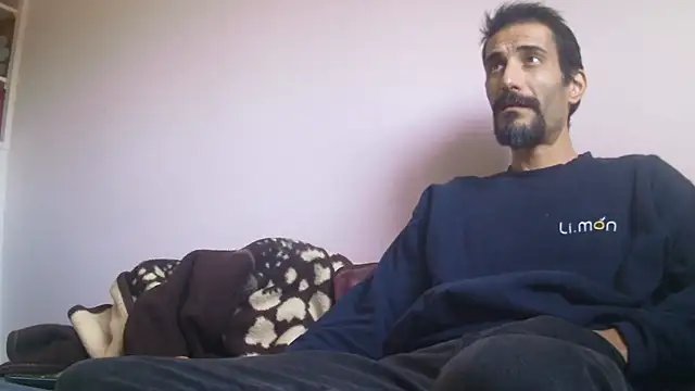 Snapshot of Ash59055 chatting on 12-01-25, 12:21 Ash59055 online show from 12-01-25, 12:21