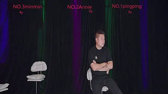 Snapshot of forever_003 chatting on 10-29-25, 12:07 forever 003 online show from 10-29-25, 12:07