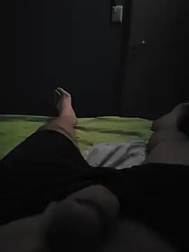 Snapshot of Tincho1051 chatting on 12-16-25, 01:27 Tincho1051 online show from 12-16-25, 01:27