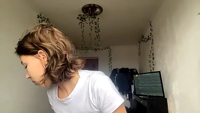 LilithFlamey online show from 11-12-25, 07:09