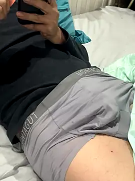 Snapshot of aiwanb chatting on 10-27-25, 04:55 aiwanb online show from 10-27-25, 04:55