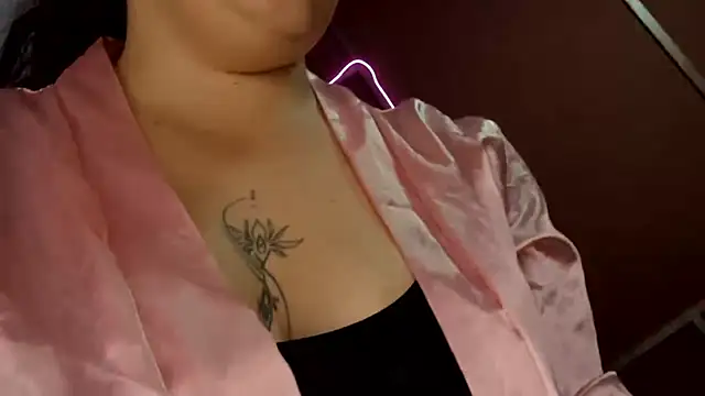 Snapshot of CleareRems chatting on 11-22-25, 12:04 CleareRems online show from 11-22-25, 12:04