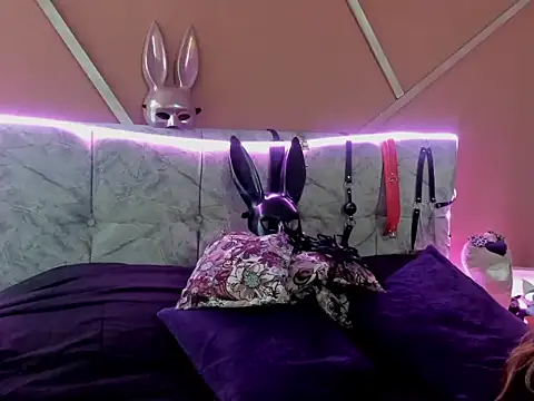 Snapshot of CleareRems chatting on 12-19-25, 02:46 CleareRems online show from 12-19-25, 02:46