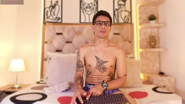 Andrew Haalls online show from 11-19-25, 09:04