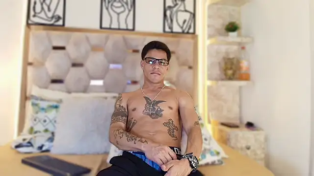 Andrew Haalls online show from 11-29-25, 08:45