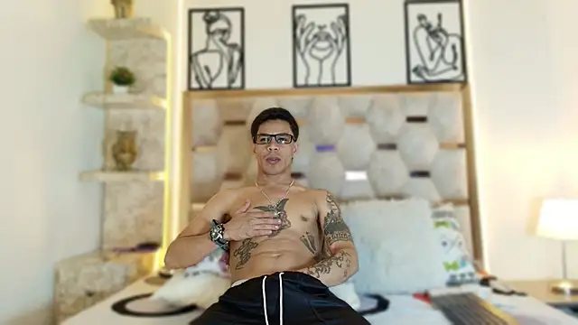 Andrew Haalls online show from 11-30-25, 09:30