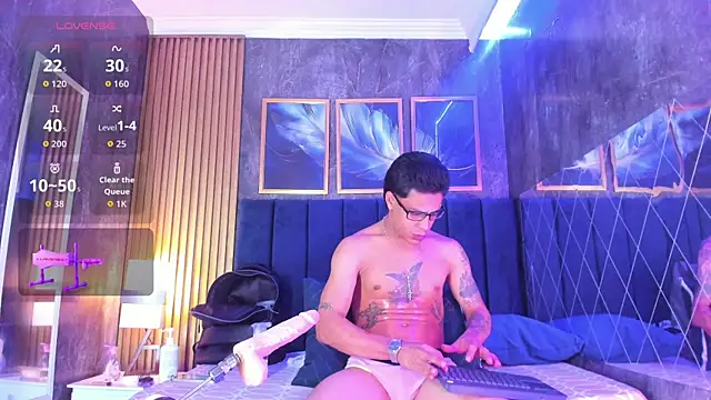 Snapshot of Andrew_Haalls chatting on 04-30-26, 02:56 Andrew Haalls online show from 04-30-26, 02:56