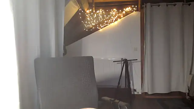 Snapshot of MissDyannis chatting on 03-11-26, 07:31 MissDyannis online show from 03-11-26, 07:31