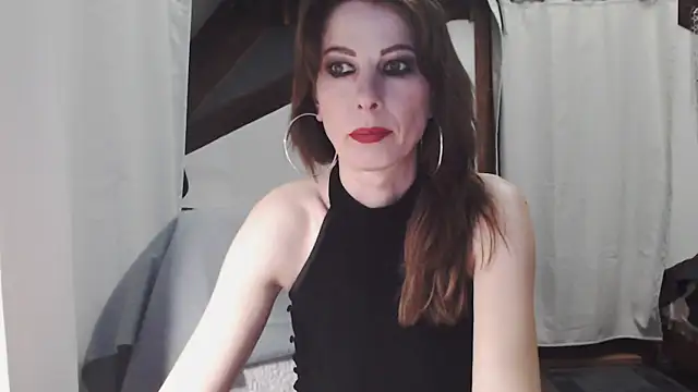 Snapshot of MissDyannis chatting on 03-22-26, 07:06 MissDyannis online show from 03-22-26, 07:06
