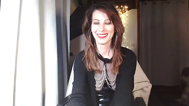 Snapshot of MissDyannis chatting on 03-27-26, 10:20 MissDyannis online show from 03-27-26, 10:20