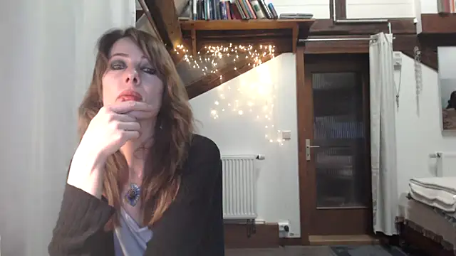 Snapshot of MissDyannis chatting on 04-07-26, 10:09 MissDyannis online show from 04-07-26, 10:09