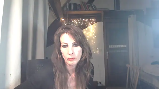Snapshot of MissDyannis chatting on 04-08-26, 09:15 MissDyannis online show from 04-08-26, 09:15