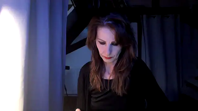 Snapshot of MissDyannis chatting on 04-13-26, 06:02 MissDyannis online show from 04-13-26, 06:02