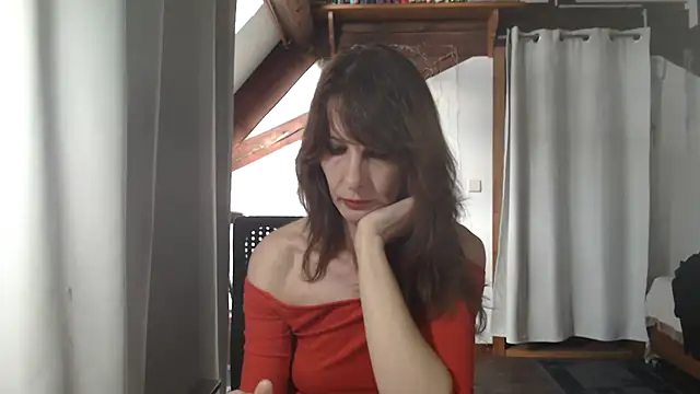 Snapshot of MissDyannis chatting on 04-19-26, 04:39 MissDyannis online show from 04-19-26, 04:39