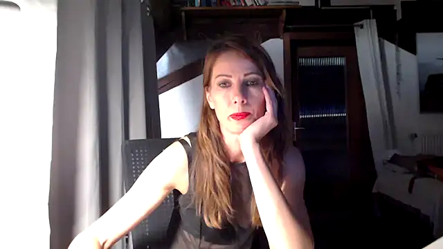 Snapshot of MissDyannis chatting on 07-16-26, 07:20 MissDyannis online show from 07-16-26, 07:20