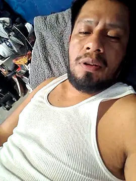 Snapshot of sanz957 chatting on 02-01-26, 12:53 sanz957 online show from 02-01-26, 12:53