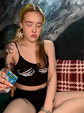 mattiethebaddieee online show from 12-17-25, 10:49