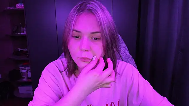 sophia lix online show from 11-12-25, 06:19