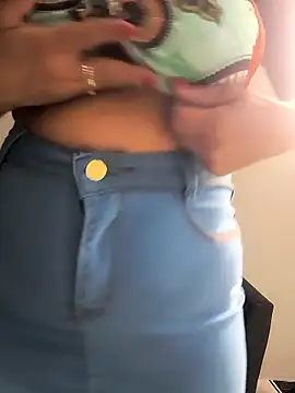 Snapshot of paularois chatting on 01-12-26, 03:23 paularois online show from 01-12-26, 03:23