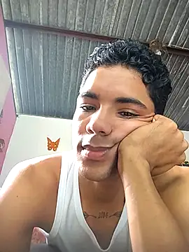 Alex Sweeting online show from 11-25-25, 06:41