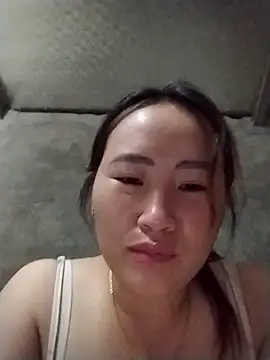 Snapshot of emini-xx chatting on 10-29-25, 11:56 emini-xx online show from 10-29-25, 11:56