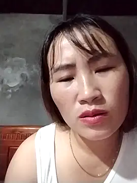 Snapshot of emini-xx chatting on 11-11-25, 12:16 emini-xx online show from 11-11-25, 12:16