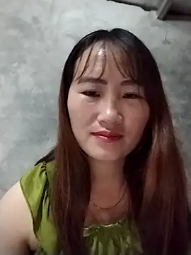 Snapshot of emini-xx chatting on 11-12-25, 12:22 emini-xx online show from 11-12-25, 12:22