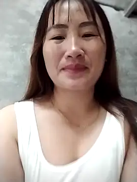 Snapshot of emini-xx chatting on 11-13-25, 01:37 emini-xx online show from 11-13-25, 01:37