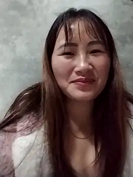 Snapshot of emini-xx chatting on 11-15-25, 06:11 emini-xx online show from 11-15-25, 06:11