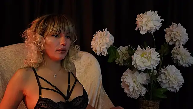 EllaWhisper online show from 11-02-25, 07:00