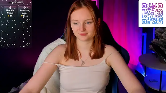 Snapshot of AngelWisee chatting on 01-08-26, 11:18 AngelWisee online show from 01-08-26, 11:18