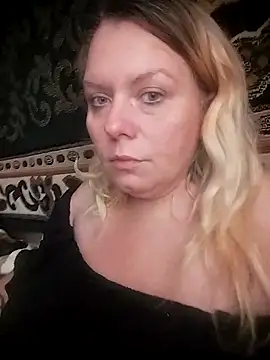 Lana-murr online show from 10-31-25, 07:09