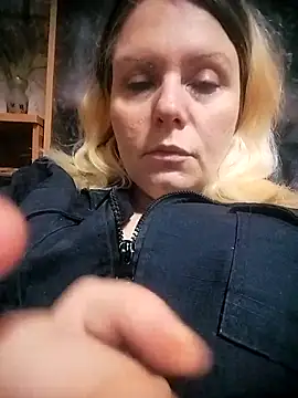 Lana-murr online show from 12-15-25, 06:56