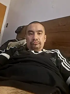Snapshot of Stronggdragon85 chatting on 07-15-26, 04:12 Stronggdragon85 online show from 07-15-26, 04:12