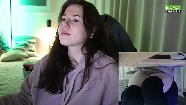 Snapshot of girl_u_never_met chatting on 11-15-25, 05:31 girl u never met online show from 11-15-25, 05:31