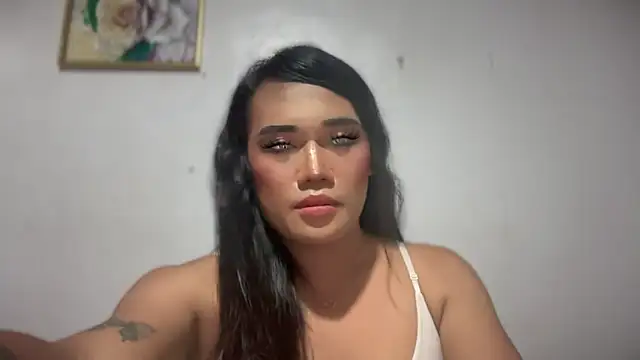 Snapshot of untouchable_mia chatting on 10-30-25, 01:01 untouchable mia online show from 10-30-25, 01:01