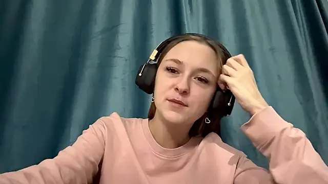 HOTBellakle online show from 11-18-25, 03:05