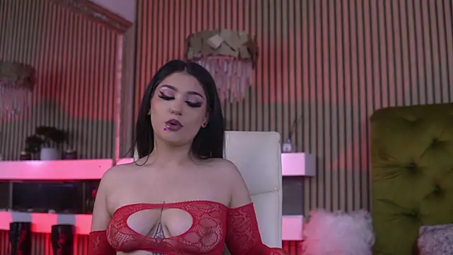 Snapshot of KeylaNoir chatting on 02-14-26, 12:02 KeylaNoir online show from 02-14-26, 12:02