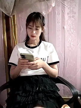 Em xinh01 online show from 04-11-26, 10:36