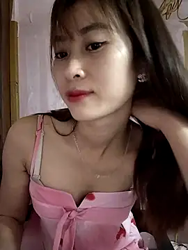 Snapshot of Em_xinh01 chatting on 05-05-26, 09:45 Em xinh01 online show from 05-05-26, 09:45