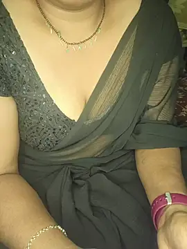 shreyareddy99 online show from 11-08-25, 12:49